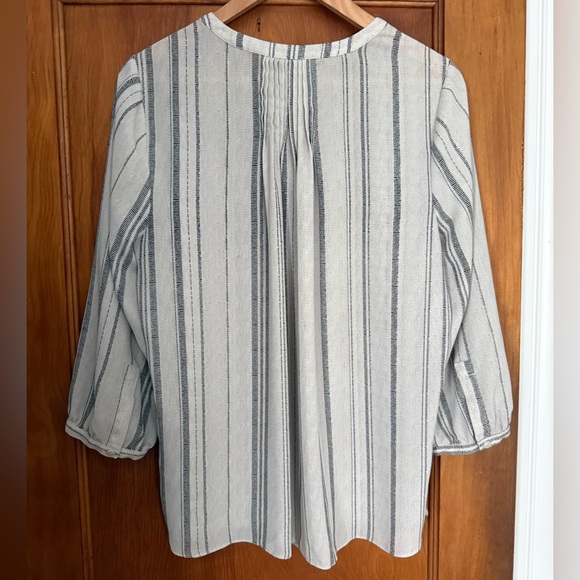 NYDJ Flowy Blouse Sz Medium - Picture 2 of 3